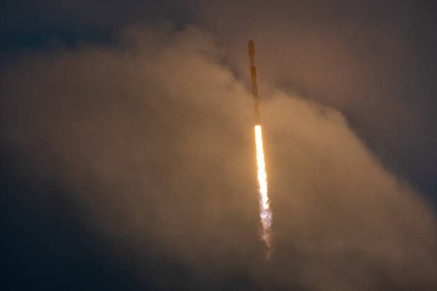 July 31, 2026, Lompoc, California, U.S: A SpaceX Falcon 9 rocket climbs through a low marine layer shortly after launching from Vandenberg Space Force Base in California on Friday. The mission carried a payload of Starlink internet satellites into low Earth orbit. Lompoc U.S  - ZUMAm162 20260731_aap_m162_001 Copyright: xErickxMadridx