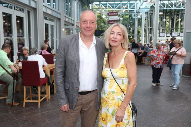 Author Stefan Vögel with Martina Ilg at the premiere of the comedy *Bis dass der Tod*, Winterhuder Fährhaus Comedy Theater, Hamburg. The play is about a clumsy hitman who is hired by various members of a family to kill each other. The only reason: the heir stands to inherit a fortune worth millions. Hamburg, July 31, 2026