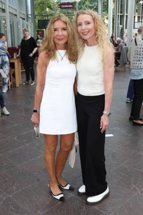 Pianist Jasmin Böttger with Solveig Saling at the premiere of the comedy *Bis dass der Tod*, Winterhuder Fährhaus Comedy Theater, Hamburg. The play is about a clumsy hitman who is hired by various members of a family to kill each other. The only reason is that the heir stands to inherit a fortune worth millions. Hamburg, July 31, 2026