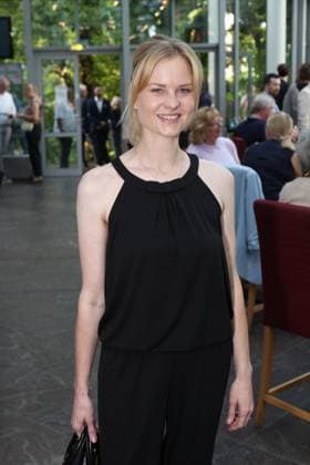 Actress Henrike Fehrs at the premiere of the comedy *Bis dass der Tod*, Winterhuder Fährhaus Comedy Theater, Hamburg. The play is about a clumsy hitman who is hired by various members of a family to kill each other. The only reason: the heir stands to inherit a fortune worth millions. Hamburg, July 31, 2026