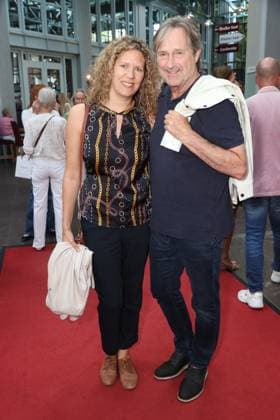 Sabrina Böcker and Helmut Zierl at the premiere of the comedy *Bis dass der Tod*, Winterhuder Fährhaus Comedy Theater, Hamburg. The play is about a clumsy hitman who is hired by various members of a family to kill each other. The only reason is that the heir stands to inherit a fortune worth millions. Hamburg, July 31, 2026