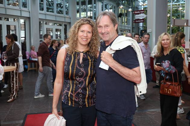 Sabrina Böcker and Helmut Zierl at the premiere of the comedy *Bis dass der Tod*, Winterhuder Fährhaus Comedy Theater, Hamburg. The play is about a clumsy hitman who is hired by various members of a family to kill each other. The only reason is that the heir stands to inherit a fortune worth millions. Hamburg, July 31, 2026