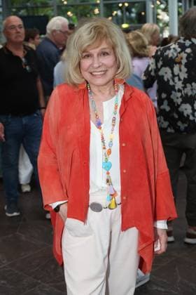 Mary Roos at the premiere of the comedy *Until Death Do Us Part*, Comedy at the Winterhuder Fährhaus in Hamburg. The play is about a clumsy hitman who is hired by various members of a family to kill each other. The only reason is that the heir stands to inherit a fortune worth millions. Hamburg, July 31, 2026