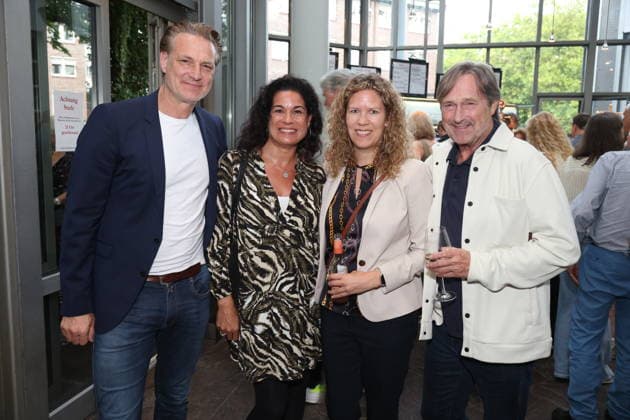 Ralf Stech with Caroline Kiesewetter and Sabrina Böcker with Helmut Zierl at the premiere of the comedy *Bis dass der Tod*, Winterhuder Fährhaus Comedy Theater, Hamburg. The play is about a clumsy hitman who is hired by various members of a family to kill each other. The only reason: the heir stands to inherit a fortune worth mil