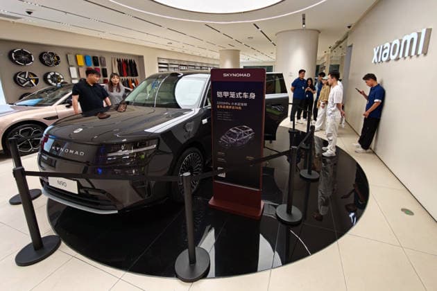 Xiaomi SKYNOMAD SUV Vehicle SHANGHAI, CHINA - AUGUST 1, 2026 - The newly released SKYNOMAD SUV new energy vehicle by Xiaomi showcased in the flagship store of Xiaomi Home, Shanghai, China on August 1, 2026. Shanghai Shanghai China  Copyright: xCFOTOx i1785605233047