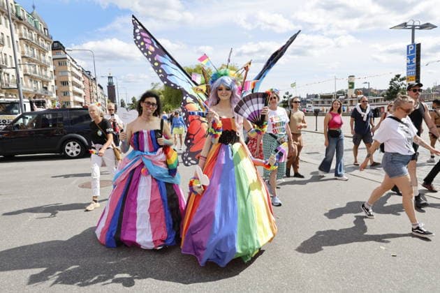STOCKHOLM, SWEDEN 20260801 Lila and Alicia are getting ready for the Pride parade, which runs from Norr Mälarstrand to Slussen during this year s Stockholm Pride STOCKHOLM SWEDEN x11700x  Copyright: xMagnusxGrimstedt TTx STOCKHOLM PRIDE 7DRAP-oGJ8k