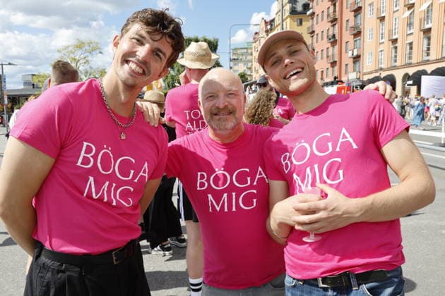 STOCKHOLM, SWEDEN 20260801 Martin Stokke, Jonas Gardell, and Valdemar Wahlbeck are getting ready for the Pride parade, which runs from Norr Mälarstrand to Slussen during this year’s Stockholm Pride STOCKHOLM SWEDEN x11700x  Copyright: xMagnusxGrimstedt TTx STOCKHOLM PRIDE ZbNAAOLslQk