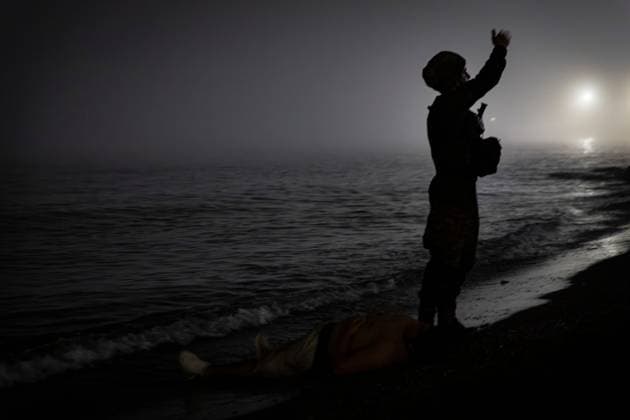 August 1, 2026, Ceuta, Spain: CEUTA, SPAIN - AUGUST 1, 2026: The arrival of migrants across the Tarajal border continues during the early hours of Saturday morning in Ceuta. Authorities maintain security and monitoring devices at the border crossing amid the ongoing influx. Ceuta Spain  - ZUMAq101 20260801_zna_q101_062 Copyright: xSamuelxVegax