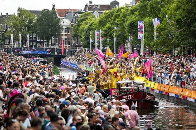 AMSTERDAM - The Asian Pride boat during the Canal Parade. The boat parade is traditionally part of the Pride celebrations in the capital. REMKO DE WAAL ANP netherlands out - belgium out  Copyright: xx x564684266x originalFilename: 564684266.jpg