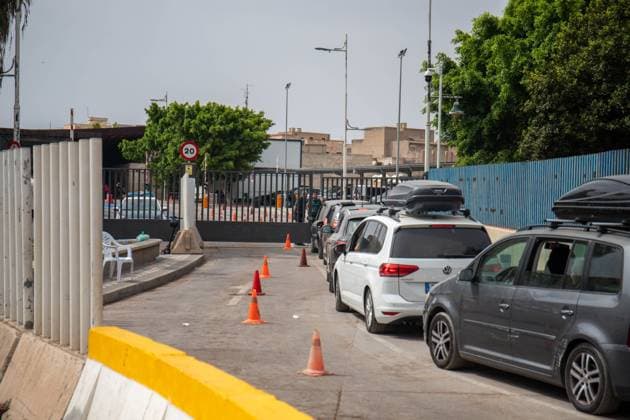 Beni Enzar Border Reopens After 36-Hour Closure MELILLA, SPAIN AUGUST 1, 2026: The Beni Enzar border crossing between Spain and Morocco reopened gradually on Friday morning after remaining closed following recent migrant crossing attempts. Under a coordinated plan agreed by the Spanish and Moroccan authorities, access is being restored progressively to ease congestion affecting more than 2,000 vehicles taking part in Operation Crossing the Strait (OPE) 2026, which have been waiting to cross since Thursday, while additional ferry services continue to arrive in Melilla. Hundreds of pedestrians also remain queued at the border crossing, waiting to enter Morocco on foot. The operation allows groups of around 20 vehicles to enter the border Copyright: x xMohaxBelkasenx xJNAxPressx