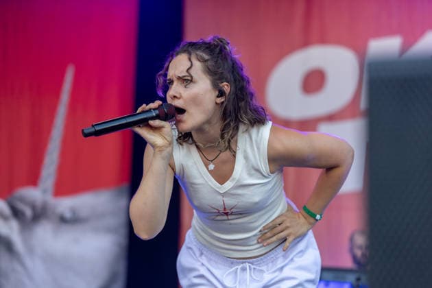 Green Juice Festival 2026 OK DANKE TSCHÜSS Eva SAUTER (vocals) The Mannheim-based synth-pop band ok danke tschüss performing live on the main stage at the Green Juice Festival in Park Neu Vilich in Bonn, Bonn Neu Vilich, North Rhine-Westphalia, Germany Copyright: xMarcxJohnx