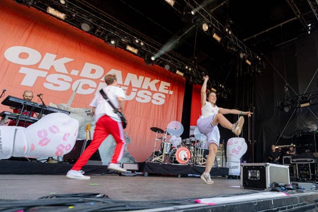 Green Juice Festival 2026 OK DANKE TSCHÜSS Eva SAUTER (vocals) The Mannheim-based synth-pop band ok danke tschüss performing live on the main stage at the Green Juice Festival in Park Neu Vilich in Bonn, Bonn Neu Vilich, North Rhine-Westphalia, Germany Copyright: xMarcxJohnx