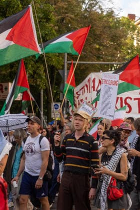Pro-Palestine solidarity demonstration in Berlin BERLIN, GERMANY - AUGUST 01: Demonstrators gather to hold a rally in solidarity with Palestine in Berlin, Germany, on August 01, 2026. The crowd called for support for Palestine carrying banners and flags. Ilkin Eskipehlivan Anadolu Berlin Germany. Editorial use only. Please get in touch for any other usage.  Copyright: x2026xAnadoluxIlkinxEskipehlivanx