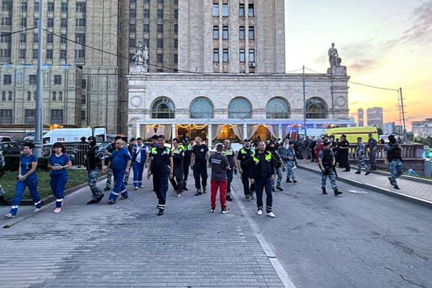 RUSSIA, MOSCOW - AUGUST 1, 2026: Emergency units respond to the scene of an explosion near a cafe in Kudrinskaya Square, central Moscow, three dead, 15 suffering injuries of various degrees of severity. Ilya Lazarev TASS  95696319