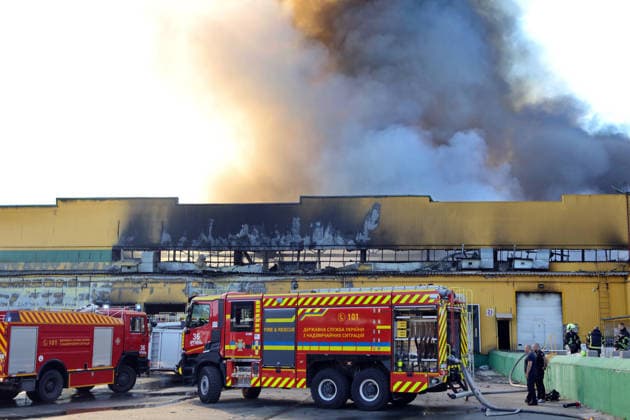 Russia strikes industrial facility in Kyiv region A plume of smoke rises from a fire at a civilian industrial and logistics facility in Vyshneve, Bucha district, Kyiv region, Ukraine, on August 1, 2026. The facility was damaged in an overnight attack. Vyshneve Kyiv region Ukraine  Copyright: xVolodymyrxTarasovx originalFilename: ukrinform-russiast260801_nppPa.jpg