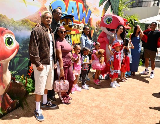 Corde Broadus, Shante Monique Broadus, and Snoop Dogg with family attend the global premiere of the computer animated animal adventure Paw Patrol: The Dino Movie at the Paramount Picture Studio lot in Los Angeles on Sunday, August 2, 2026. Storyline: The Paw Patrol lands on a mysterious dinosaur island after a storm, where they meet Rex, a stranded pup. When Humdinger s reckless mining triggers a volcano, the team faces their biggest rescue mission yet to save the island.  LAP2026080231 JIMxRUYMEN