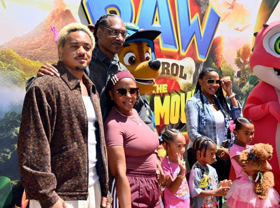 Corde Broadus, Shante Monique Broadus, and Snoop Dogg with family attend the global premiere of the computer animated animal adventure Paw Patrol: The Dino Movie at the Paramount Picture Studio lot in Los Angeles on Sunday, August 2, 2026. Storyline: The Paw Patrol lands on a mysterious dinosaur island after a storm, where they meet Rex, a stranded pup. When Humdinger s reckless mining triggers a volcano, the team faces their biggest rescue mission yet to save the island.  LAP2026080232 JIMxRUYMEN