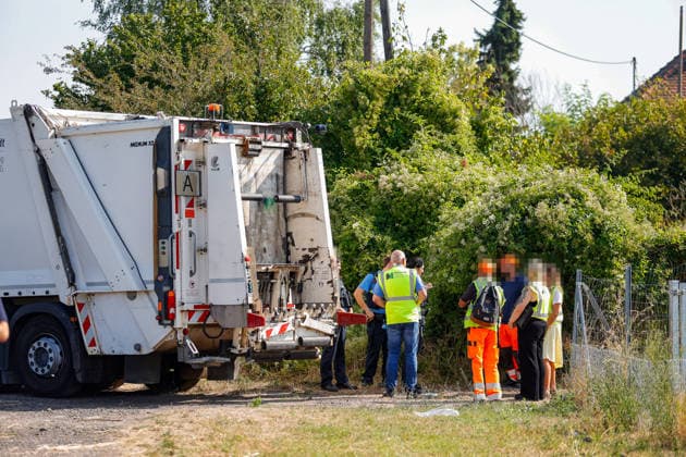 S-Bahn Collides with Garbage Truck; Driver Seriously Injured; Train Service Suspended On August 3, 2026, at approximately 9:10 a.m., an S-Bahn train on Line 1 collided with a garbage truck on Flörsheimer Bahnweg. The driver of th