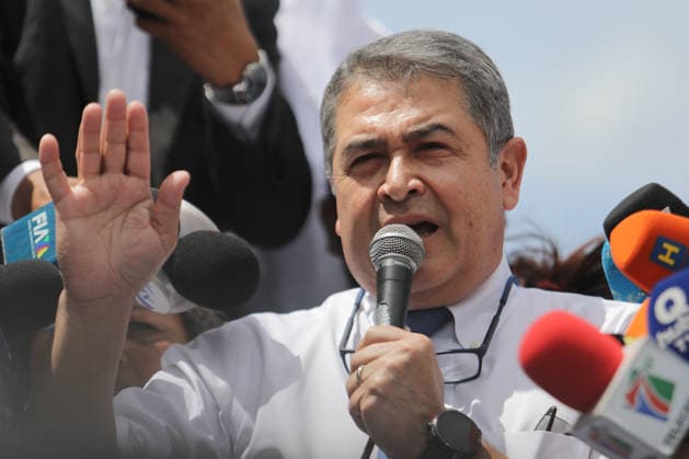 Former Honduran President Hernandez appears before Supreme Court over corruption allegations TEGUCIGALPA, HONDURAS - AUGUST 3: Former Honduran President Juan Orlando Hernandez delivers a speech as he arrives at the Supreme Court of Justice to attend his initial hearing regarding alleged corruption cases during his presidency in Tegucigalpa, Honduras on August 3, 2026. Emilio Flores Anadolu Tegucigalpa Honduras. Editorial use only. Please get in touch for any other usage.  Copyright: x2026xAnadoluxEmilioxFloresx