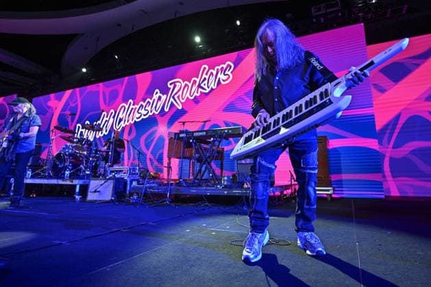 July 31, 2026 - Orlando, Florida, U.S. - Keyboardist Mark Hoyt of the World Classic Rockers performs in Orlando, Florida on July 31,2026. The band is made up of musician that played with legendary rock bands such as Steppenwolf, Journey, Lynyrd Skynyrd and Santana. Orlando USA  - ZUMAbk3_ 20260803_zaf_bk3_023 Copyright: xDavidxBeckerx