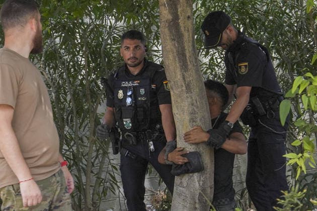 Migrant crisis in Cueta 03.08.2026. 03 08 26..An unprecedented border crisis has hit the Spanish North African enclave of Ceuta, where an estimated 60,000 migrants crossed from Morocco.  Copyright: xIanxWhittakerx NINTCHDBPICT001099242371