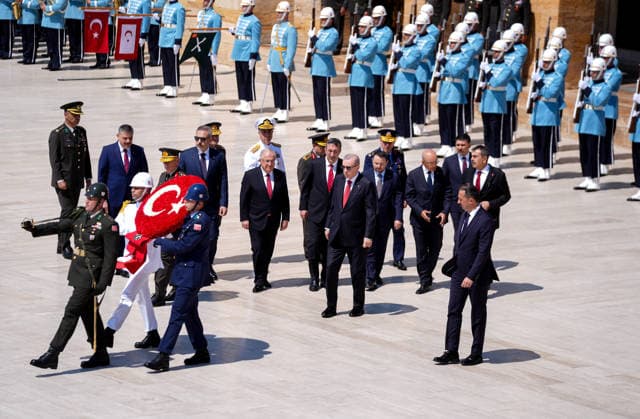 Turkish President Recep Tayyip Erdogan visits Anitkabir ANKARA, TURKIYE - AUGUST 04: Turkish President Recep Tayyip Erdogan leads members of the Supreme Military Council (YAS) during a visit to Anitkabir, accompanied by Turkish Vice President Cevdet Yilmaz, Turkish Minister of Justice Akin Gurlek, Turkish Foreign Minister Hakan Fidan, Turkish Minister of Treasury and Finance Mehmet Simsek, Turkish Interior Minister Mustafa Ciftci, Turkish Minister of National Education Yusuf Tekin, Turkish National Defense Minister Yasar Guler, Turkish Chief of General Staff Gen. Metin Gurak, Land Forces Commander General Selcuk Bayraktaroglu, Naval Forces Commander Admiral Ercument Tatlioglu, Air Force Commander General Ziya Cemal Kadioglu, and Land Forces Copyright: x2026xAnadoluxErcinxErturkx
