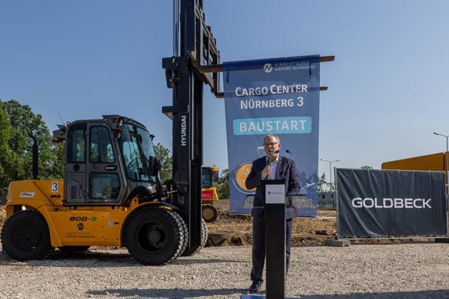 Construction Begins on Cargo Center 3 at Nuremberg Airport, Nuremberg, August 4, 2026 Dr. Michael Hupe, Managing Director of Flughafen Nürnberg GmbH, speaks at the groundbreaking ceremony for the Nuremberg Cargo Center 3 (CCN 3). With this new building, the airport is responding to the persistently high demand for logistics s 20260804-286A4149-M4000