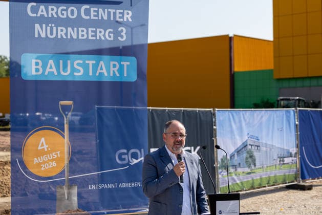 Construction Begins on Cargo Center 3 at Nuremberg Airport, Nuremberg, August 4, 2026 Branch Manager Ringo Haritz of GOLDBECK Ost GmbH speaks at the groundbreaking ceremony for the new Cargo Center 3 (CCN 3) at Nuremberg Airport. With this new construction, the airport is responding to the persistently high demand for logistics space. Nuremberg Airport, Bavaria, Germany 20260804-1V9A6657-M4000