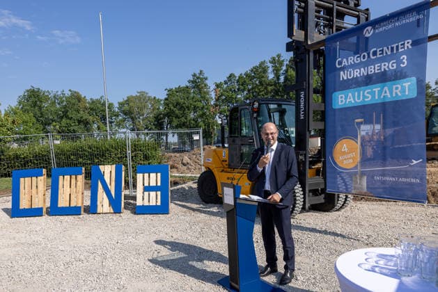 Groundbreaking for Cargo Center 3 at Nuremberg Airport, Nuremberg, August 4, 2026 Albert Füracker, Bavarian Minister of State for Finance and Home Affairs and Chairman of the Supervisory Board of Nuremberg Airport GmbH, speaks at the podium during the groundbreaking ceremony for the new Cargo Center 3 (CCN 3). With this n 20260804-286A4080-M4000