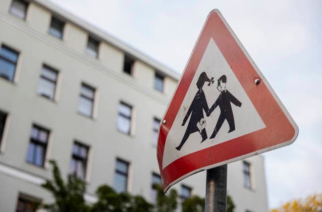 Illustrative image on the topic of schoolchildren in traffic Berlin, August 3, 2026 Berlin, Germany Copyright: xYonaxElsnerx
