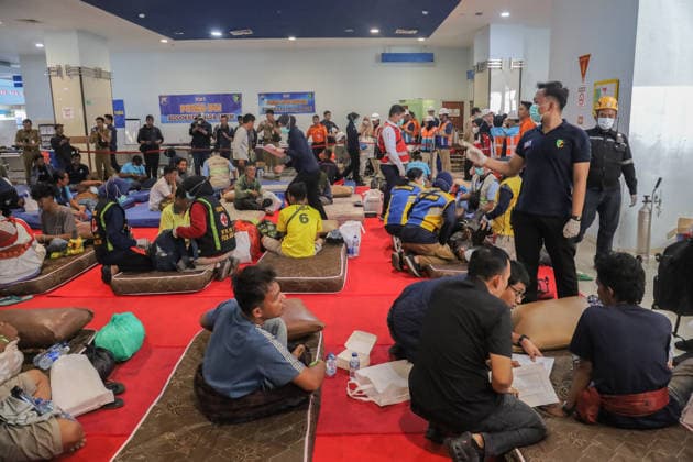 Survivors evacuated from burning ferry in Indonesia SURABAYA, INDONESIA - AUGUST 4: Survivors of the KM Mutiara Sentosa II ship fire arrive at Tanjung Perak Port following their evacuation in Surabaya, East Java, Indonesia, on August 4, 2026. Five people were killed in the fire aboard the vessel, which had 238 people on board, in waters near Madura Island. Suryanto Suryanto Anadolu Surabaya Indonesia. Editorial use only. Please get in touch for any other usage.  Copyright: x2026xAnadoluxSuryantoxSuryantox