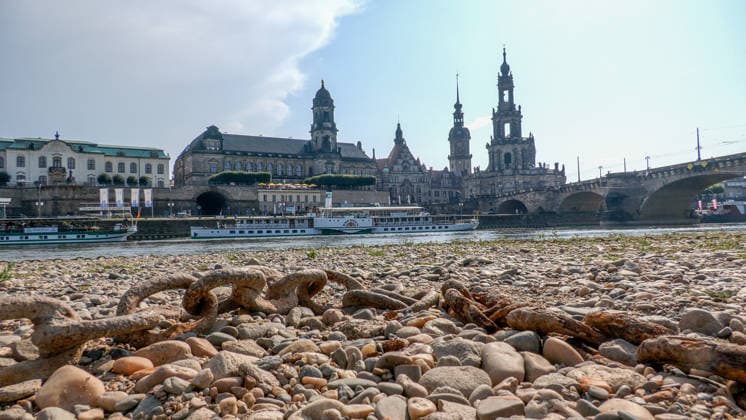 Water levels continue to drop. Persistent drought is further exacerbating low water levels in German rivers. The Elbe near Dresden is also affected. In Dr
