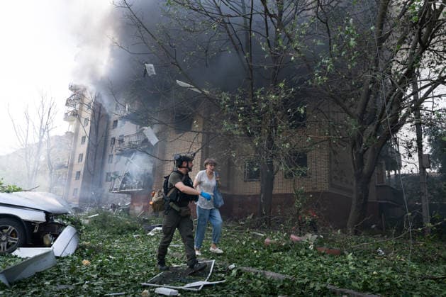 August 4, 2026, Kramatorsk, Donetsk Oblast, Ukraine: Emergency services work to aid the community after Russia launches an attack on residential buildings in the city of Kramatorsk, Donetsk Oblast. Kramatorsk Ukraine - ZUMAm350 20260804_zip_m350_009 Copyright: xCameronxJones-Manleyx