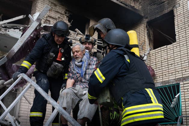 August 4, 2026, Kramatorsk, Donetsk Oblast, Ukraine: Emergency services work to aid the community after Russia launches an attack on residential buildings in the city of Kramatorsk, Donetsk Oblast. Kramatorsk Ukraine - ZUMAm350 20260804_zip_m350_010 Copyright: xCameronxJones-Manleyx