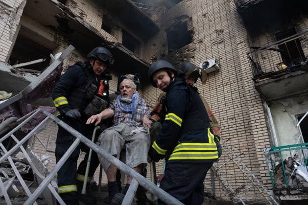 August 4, 2026, Kramatorsk, Donetsk Oblast, Ukraine: Emergency services work to aid the community after Russia launches an attack on residential buildings in the city of Kramatorsk, Donetsk Oblast. Kramatorsk Ukraine - ZUMAm350 20260804_zip_m350_013 Copyright: xCameronxJones-Manleyx
