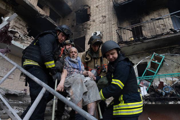 August 4, 2026, Kramatorsk, Donetsk Oblast, Ukraine: Emergency services work to aid the community after Russia launches an attack on residential buildings in the city of Kramatorsk, Donetsk Oblast. Kramatorsk Ukraine - ZUMAm350 20260804_zip_m350_014 Copyright: xCameronxJones-Manleyx