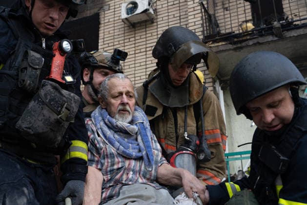 August 4, 2026, Kramatorsk, Donetsk Oblast, Ukraine: Emergency services work to aid the community after Russia launches an attack on residential buildings in the city of Kramatorsk, Donetsk Oblast. Kramatorsk Ukraine - ZUMAm350 20260804_zip_m350_015 Copyright: xCameronxJones-Manleyx