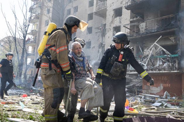 August 4, 2026, Kramatorsk, Donetsk Oblast, Ukraine: Emergency services work to aid the community after Russia launches an attack on residential buildings in the city of Kramatorsk, Donetsk Oblast. Kramatorsk Ukraine - ZUMAm350 20260804_zip_m350_021 Copyright: xCameronxJones-Manleyx