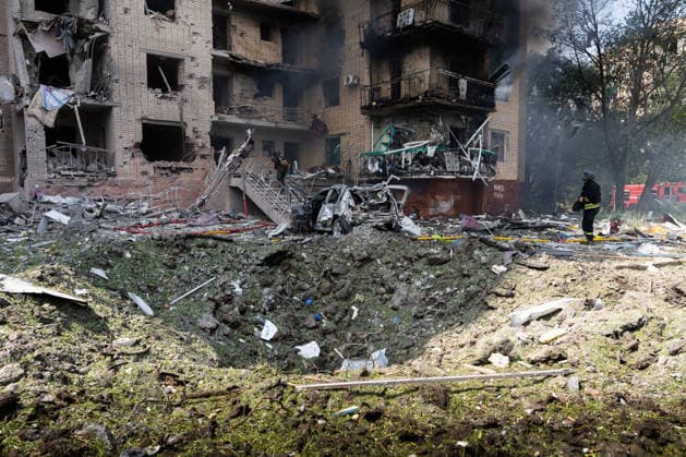 August 4, 2026, Kramatorsk, Donetsk Oblast, Ukraine: Emergency services work to aid the community after Russia launches an attack on residential buildings in the city of Kramatorsk, Donetsk Oblast. Kramatorsk Ukraine - ZUMAm350 20260804_zip_m350_007 Copyright: xCameronxJones-Manleyx