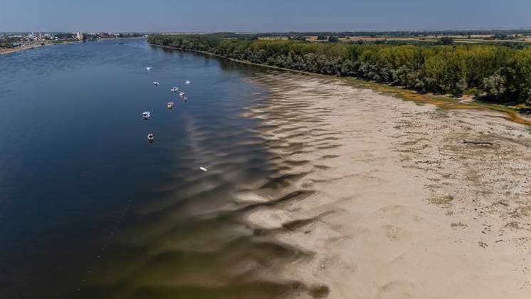 260804_PXL_Danube low water level Low water level after prolonged heatwave of the Danube near Vukovar, Coratia, on on July 04. 2026.  DavorxJavorovic PIXSELL