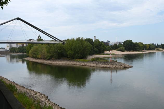 Record-low water levels on the Rhine; the Düsseldorf Water Police report that the Rhine’s water level in Düsseldorf has reached 23 cm, the lowest ever recorded there. Low water level; on the left is the entrance to the Port of Düsseldorf, Düsseldorf, August 4, 2026