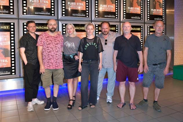 Rosario Bona, Tom Lass, Martina Schöne Radunski, Lana Cooper, Andreas Anke, Peter Marty, and a guest at the premiere of the movie *Flieg Steil* at the Kino in the Kulturbrauerei Berlin, August 4, 2026 Foto:xM.xBehrensx xFuturexImagex flieg_6822