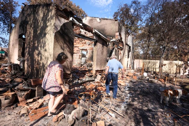 Fires in Gironde: One of the many homes destroyed on Route des Lacs in Gironde, August 4, 2026. Lucienda and José Costa de Meira discover their home. Jean Marc LHOMER, Bestimage, Le Porge, France  Copyright: xJean-MarcxLhomerx xBestimagexJean-MarcxLhomerx xBestimagex