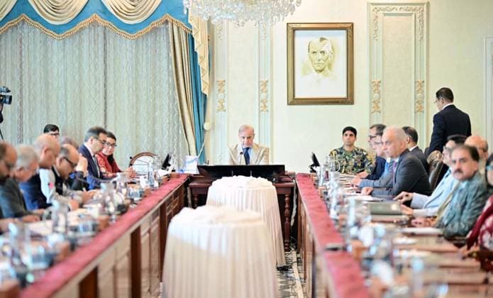 August 5, 2026, Pakistan: Prime Minister Muhammad Shehbaz Sharif Chairs Meeting on DICOs Privatization and Privatization Commission Reforms in Islamabad Pakistan  - ZUMAas3_ 20260805_zaf_as3_015 Copyright: xPPIx