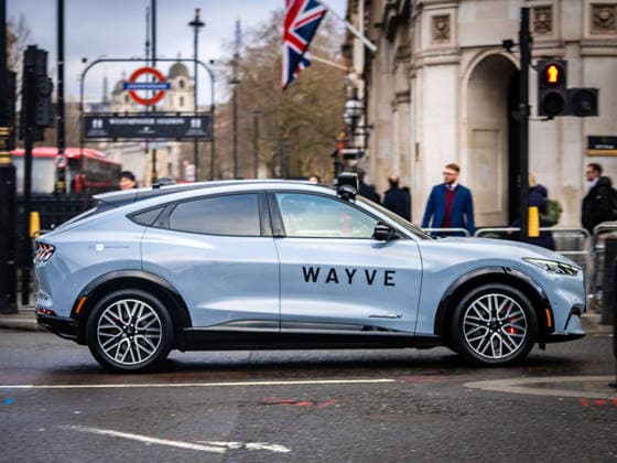 Robotaxis granted licence to operate in London An electric Ford Mustang Mach-E with Wayve AI self-driving techology drives through London, UK. Self-driving taxis have moved a step closer after Transport for London (TfL) granted private hire licences to a fleet of autonomous vehicles - on the condition that a human driver is present. Uber said inspectors had confirmed that vehicles using technology by British firm Wayve met all of TfL s policy and safety standards. Under the terms of the PHV licence, a qualified driver must be present and remain responsible for the car. Journeys could begin later this year. A TfL spokesperson said safety was its top priority and any new vehicle licensed to carry passengers in London must align with its t  Copyright: xWayvex xB66x xAvalonx 1120873241