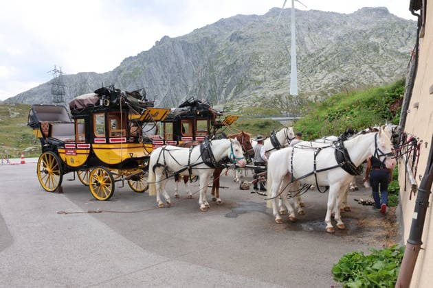 August 5, 2026 Switzerland Horses, Historic Gotthard Stagecoaches Day trips along the legendary route from Andermatt over the Gotthard Pass and the Tremola Road to Airolo Photo: Rest stop on the Gotthard Pass