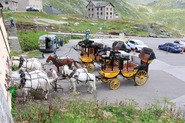 August 5, 2026 Switzerland Horses, Historic Gotthard Stagecoaches Day trips along the legendary route from Andermatt over the Gotthard Pass and the Tremola Road to Airolo Photo: Rest stop on the Gotthard Pass