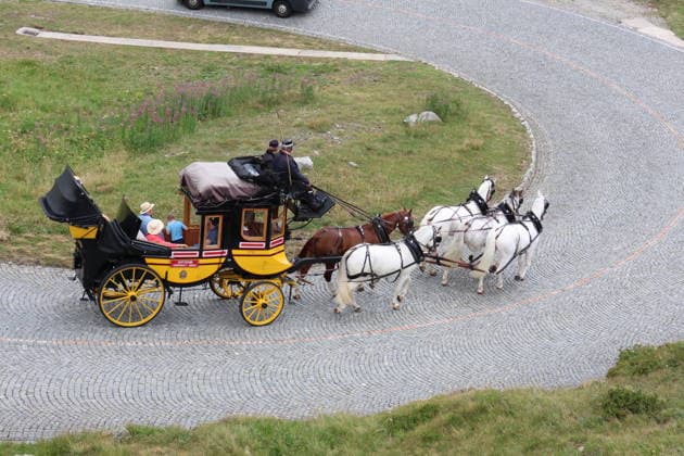 August 5, 2026 Switzerland Horses, Historic Gotthard Stagecoaches Day trips along the legendary route from Andermatt over the Gotthard Pass and the Tremola Road to Airolo Photo: Horse-drawn carriage on the Tremola Road