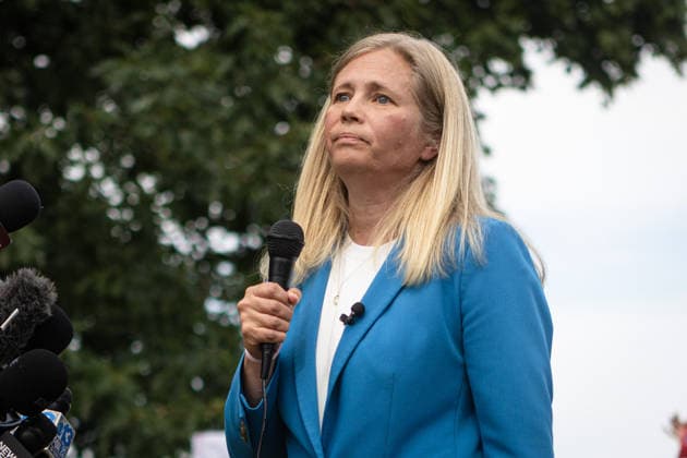 August 5, 2026, Portland, Maine, USA: Maine Democratic nominee for governor, HANNAH PINGREE, rallies with members of the Maine State Nurses Association union as they protest federal Immigration and Customs Enforcement (ICE) on the lawn outside Maine Medical Center, the stateÃ¢â‚¬â ¢s largest hospital, on Wednesday morning, August 5, 2026. Nurses demanded the release of colleague and medical-surgical nurse, DEBORA KAPISHA, who was detained by federal officials at Logan Airport in Boston on July 30, 2026. Union members said KAPISHA, originally from Zambia, has federal authorization to work in Maine while awaiting the outcome of her asylum case. In addition to KAPISHAÃ¢â‚¬â ¢S release, union members demanded their employer, Maine Medical Cente - ZUMAb349 20260805_znp_b349_013 Copyright: xTroyxR.xBennettx