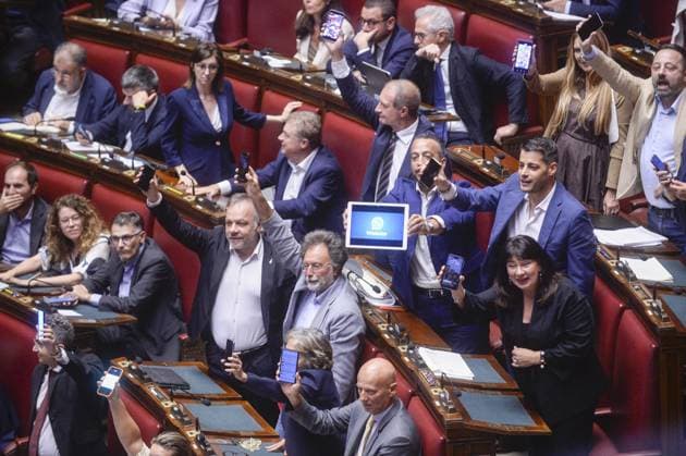 IPP Photo by Marco Mattei, Rome, August 5, 2026: Chamber of Deputies debate and vote on authorization to seize Delmastro’s chat records. Pictured: the M5S protest. Italy Photo Press World Copyright